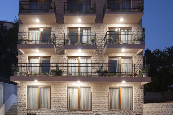 Hotel 64 of 71