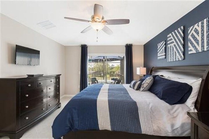 Room 4 of 14