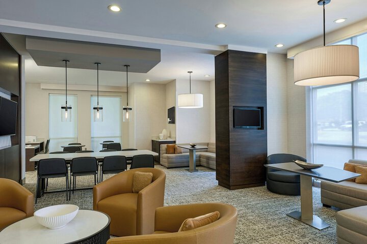 Lobby lounge