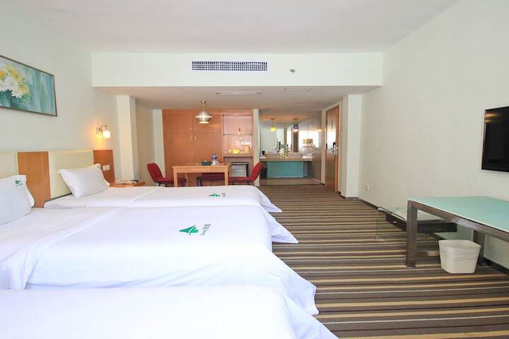 Room 12 of 41