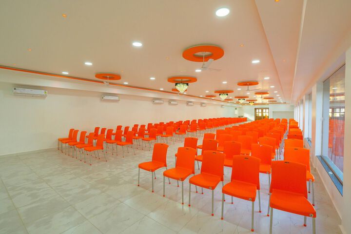 Ballroom/Hall 30 of 43