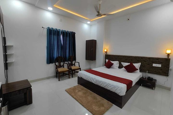 Room 2 of 13
