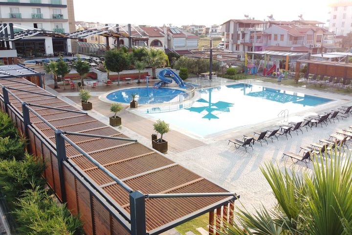 Pool 12 of 33