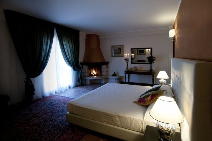Room 5 of 35