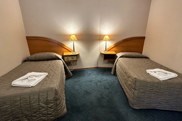 Room 16 of 38
