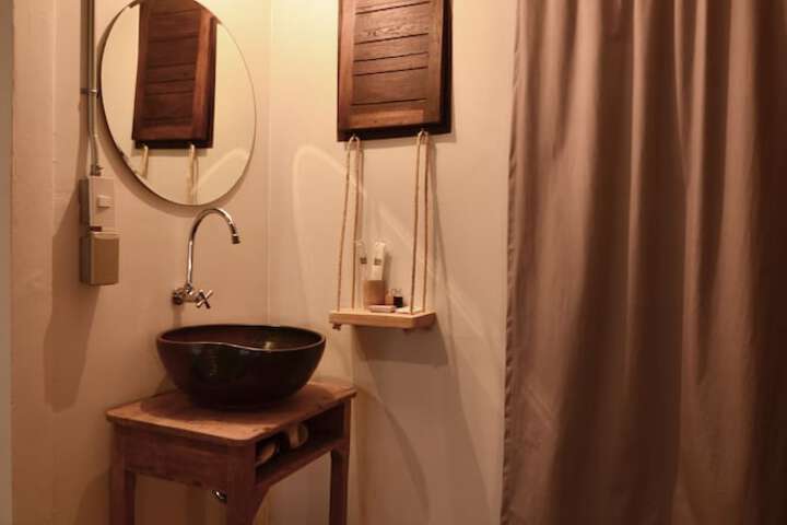 Room 18 of 25