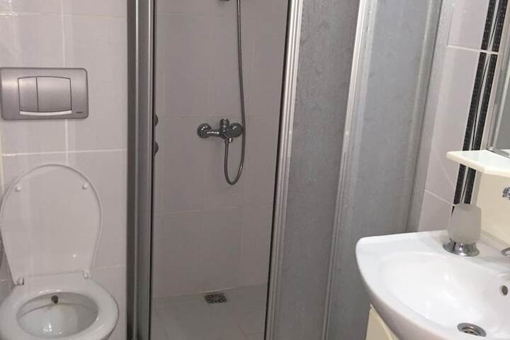Room 13 of 25