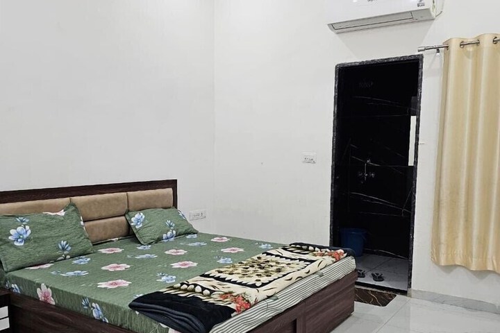 Room 26 of 43