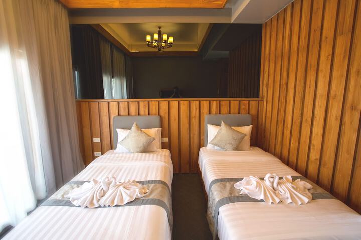 Room 13 of 68