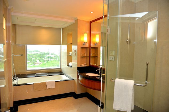Room 35 of 93