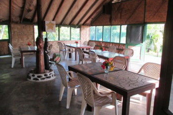 Dining 18 of 20