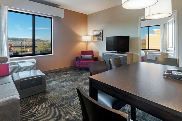 Room 13 of 25