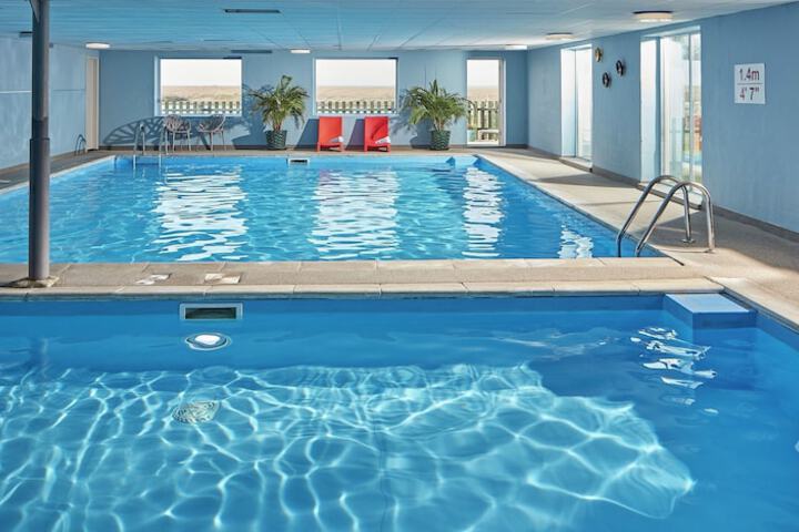 Pool 44 of 82