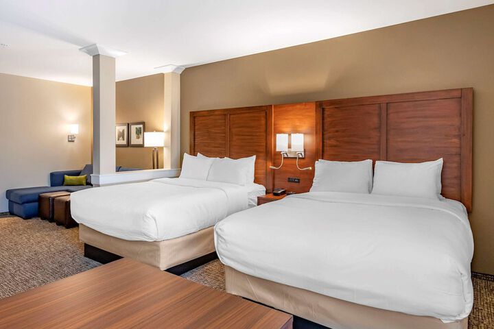 2 Queen Beds (3 of 13)