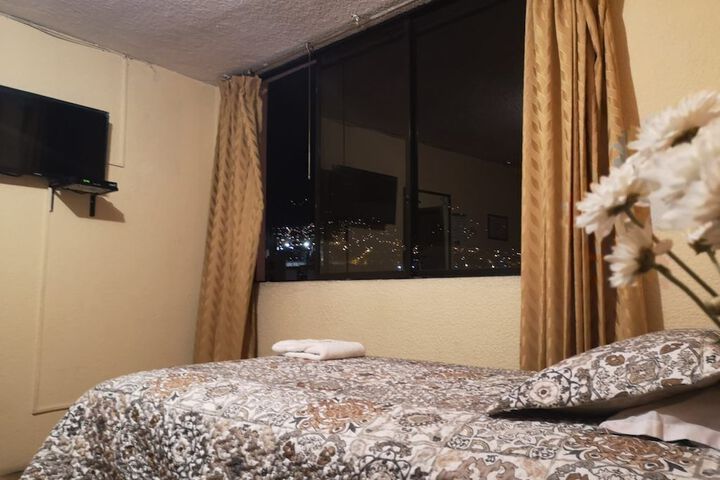 Room 6 of 18