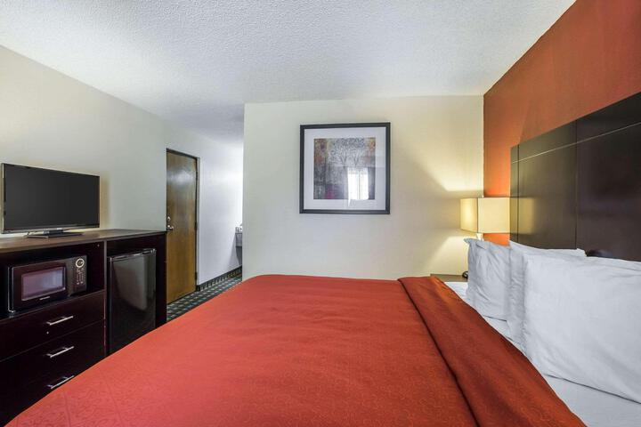 1 King Bed (9 of 15)