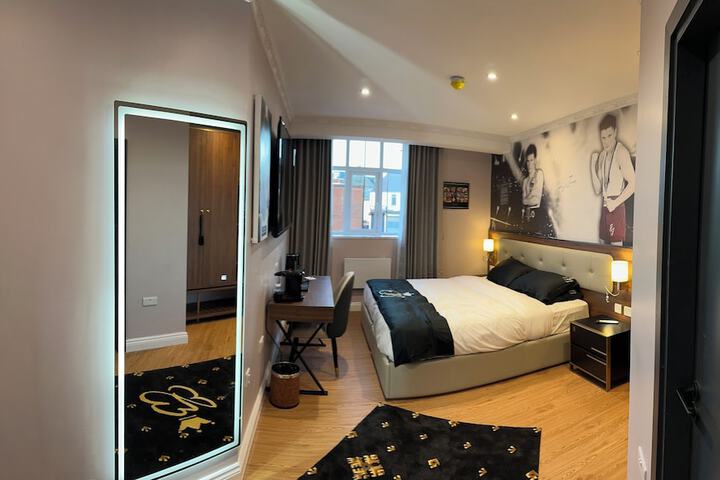 Room 18 of 117