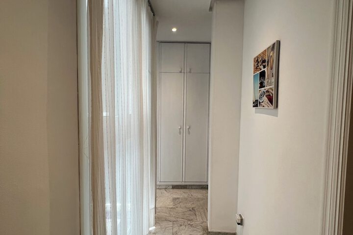 Room 6 of 38