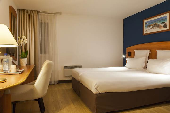 Room 10 of 43