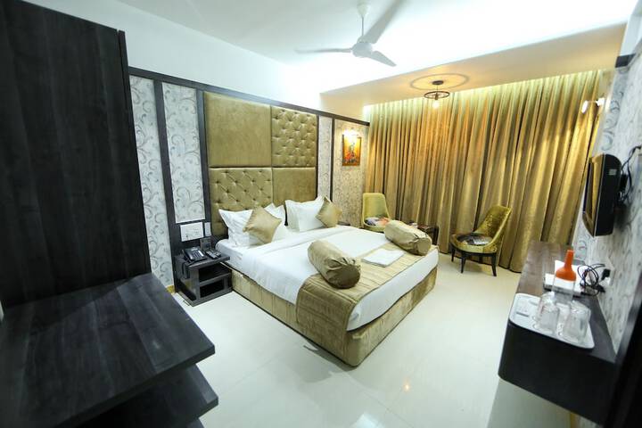 Room 6 of 31