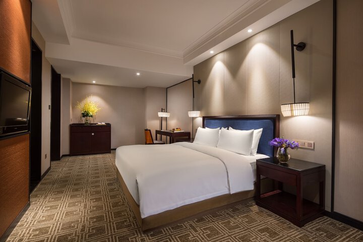 Room 20 of 37