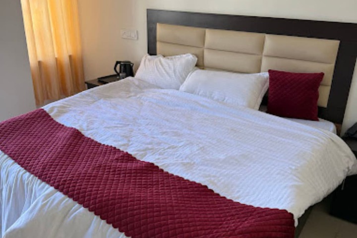 Room 3 of 20