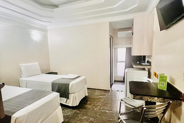 Room 15 of 40