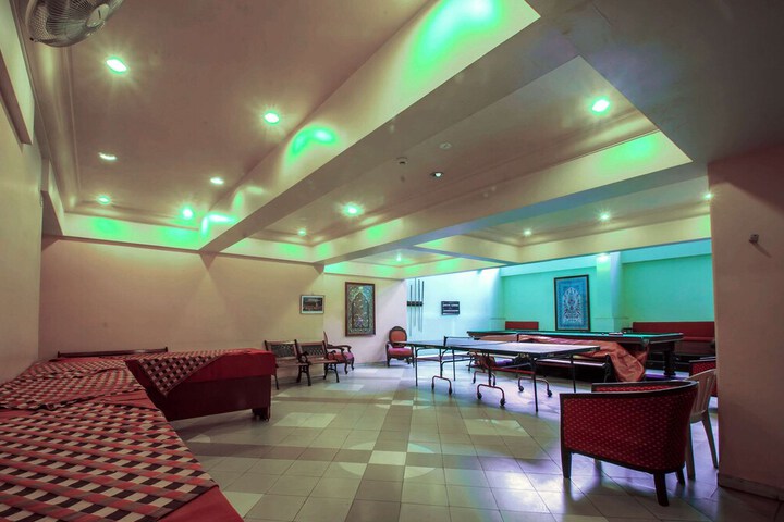 Entrance & Lobby