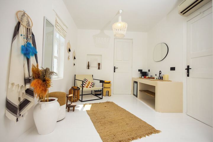 Room 28 of 68