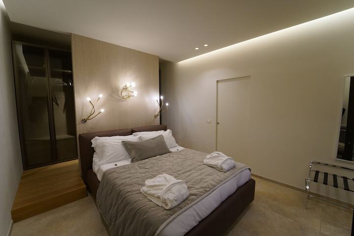 Room 5 of 36