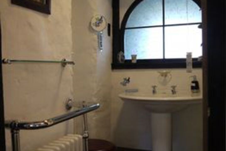 Room 4 of 23