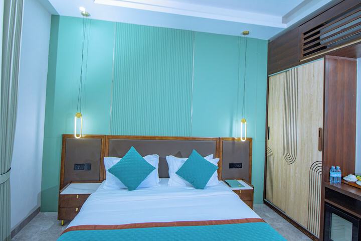 Room 9 of 139