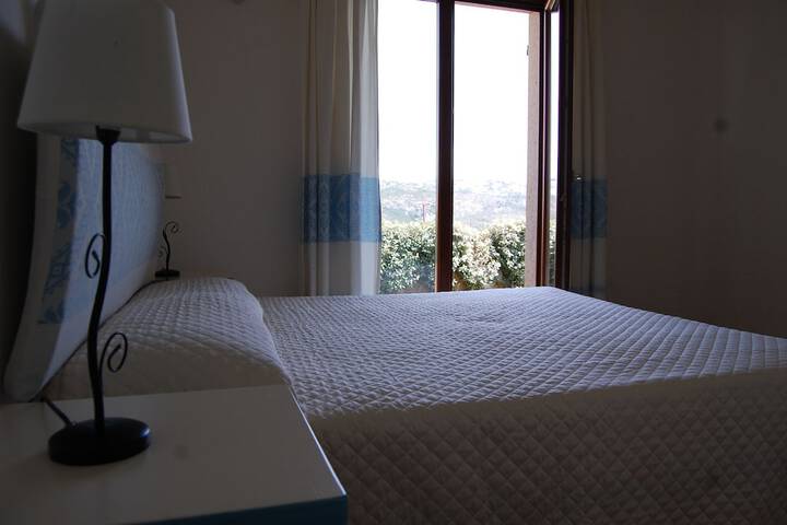 Room 13 of 100