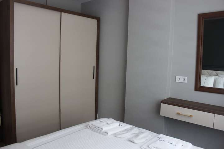 Room 16 of 84