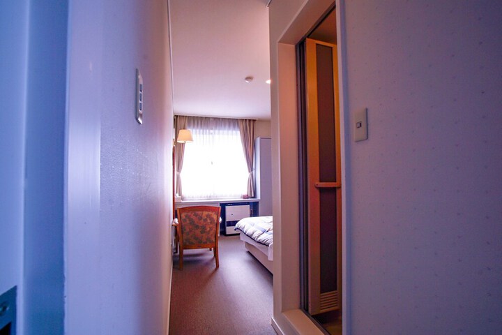 Room 23 of 79