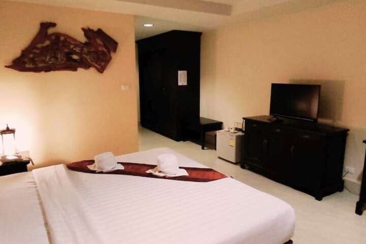 Room 5 of 48