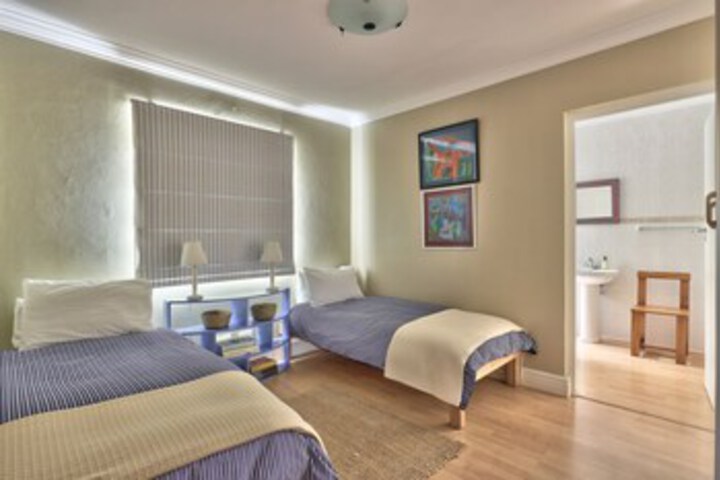 Room 16 of 132