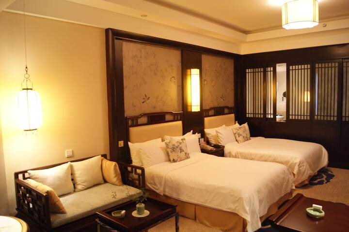 Room 8 of 26