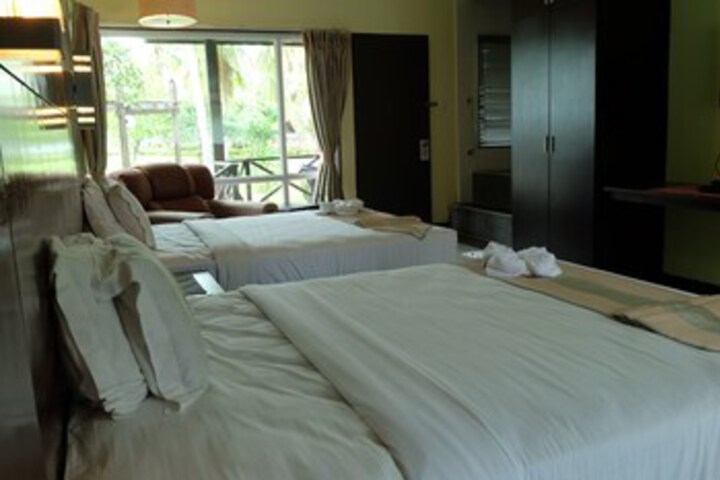 Room 10 of 27