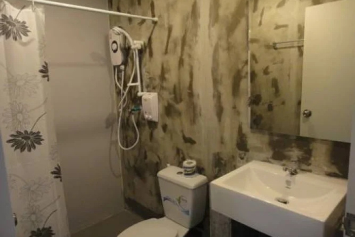 Room 7 of 14