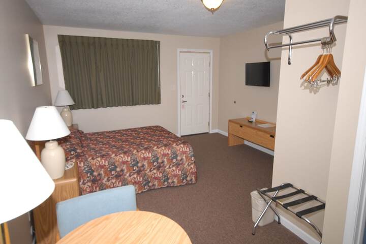 Room 12 of 36