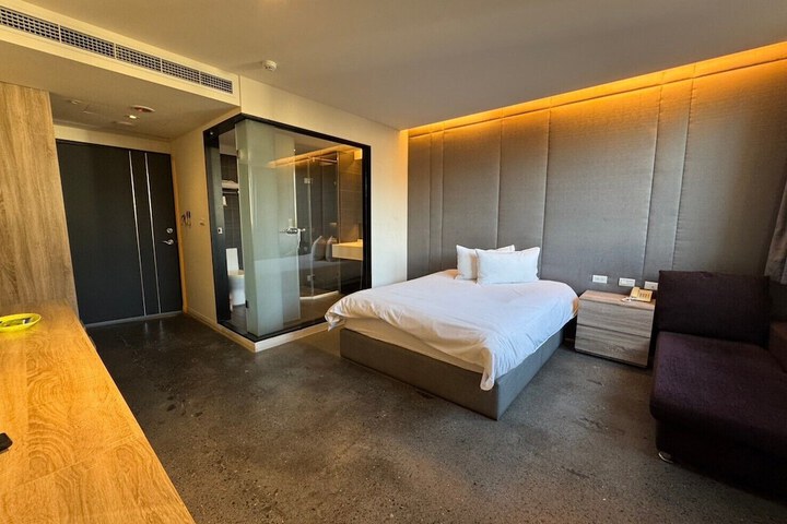 Room 60 of 118