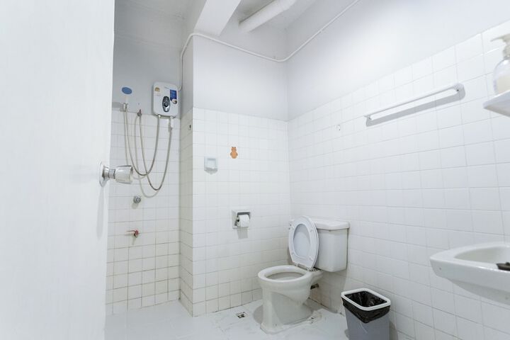 Room 12 of 15