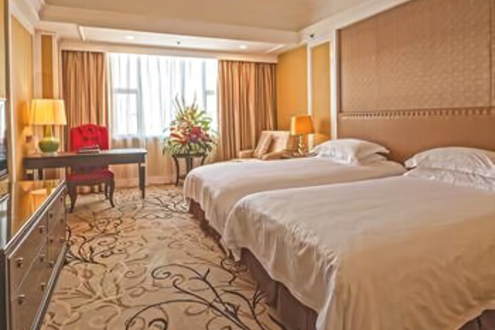 Room 2 of 7