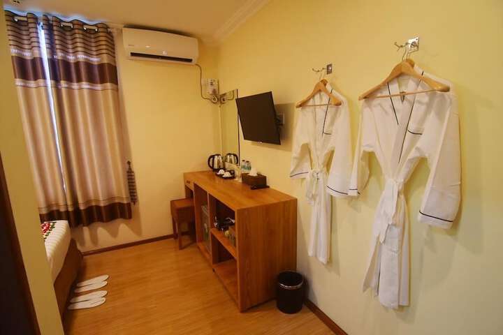 Room 11 of 26