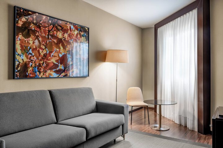 Room 18 of 49
