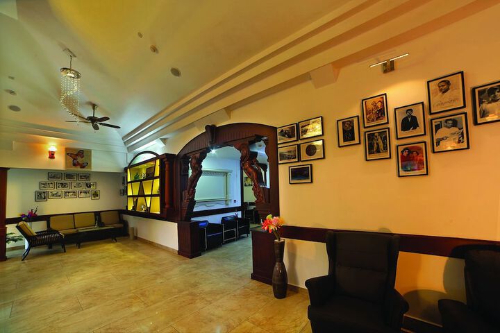 Entrance & Lobby
