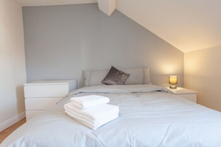 Room 13 of 27