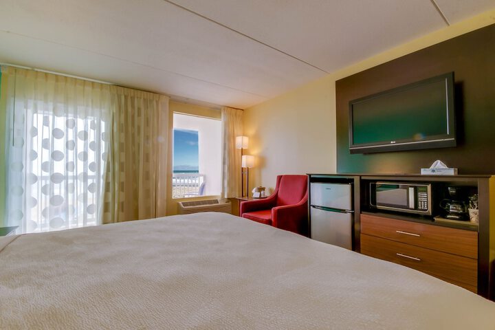 Room 13 of 27