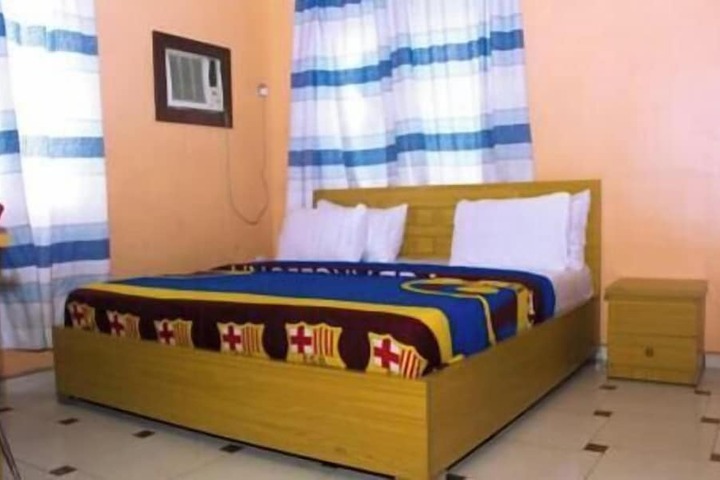 Room 15 of 24